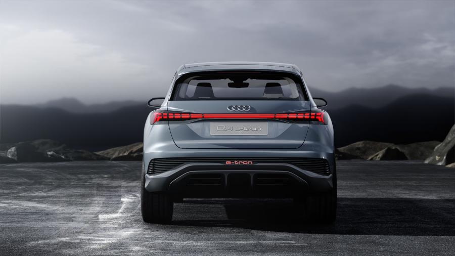  Audi Q4 e-tron Concept 2019 года  (фото 5 из 28)